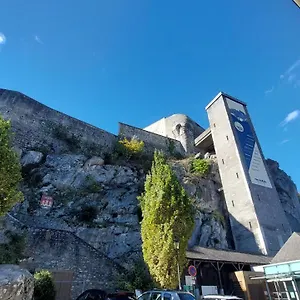 Appartement Meuble Au Pied Du Chateau France